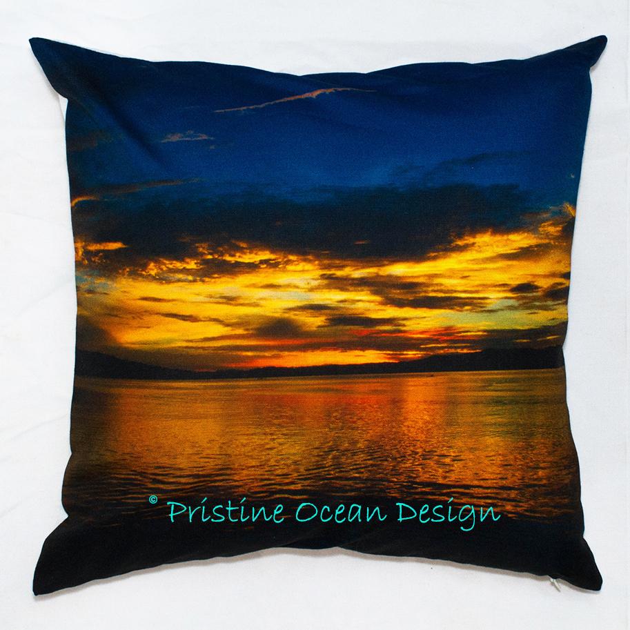 Sarung Bantal Sofa Cushion Cover Beautiful Sunrise On The Calm Ocean Ukuran 40x40cm Bahan Canvas Linen. Koleksi sarung bantal sofa yang kami jual memiliki keunikan tersendiri dan tidak ada dijual di pasaran atau pertokoan.