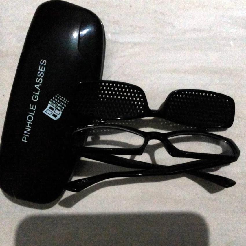 Sukses Kacamata Terapi Vision Pinhole - Hitam / 1Pcs