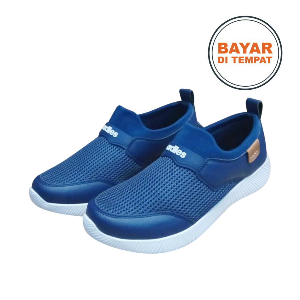 Amelia Olshop - Sneakers Slip On Shoes MRG-KOMO 39-44 / sepatu santai / sepatu sneakers pria / sepatu slip on / sepatu murah / sepatu anak muda jaman now