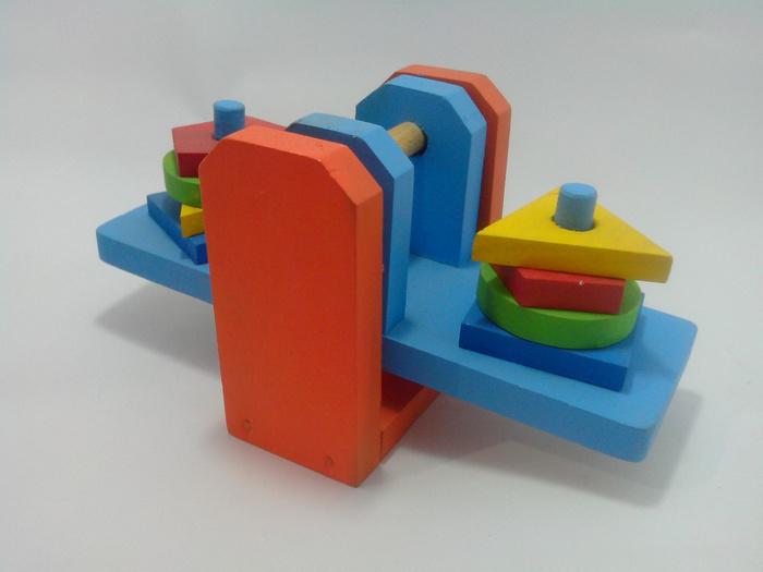 Mainan Edukasi Kayu - Timbangan Geometri