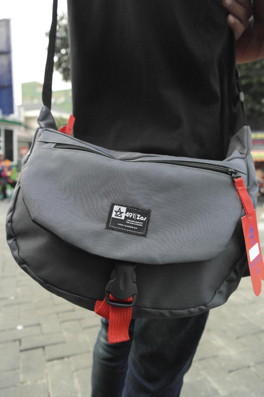 Tas Selempang Trendy Pria Tas Selempang Trendy Pria