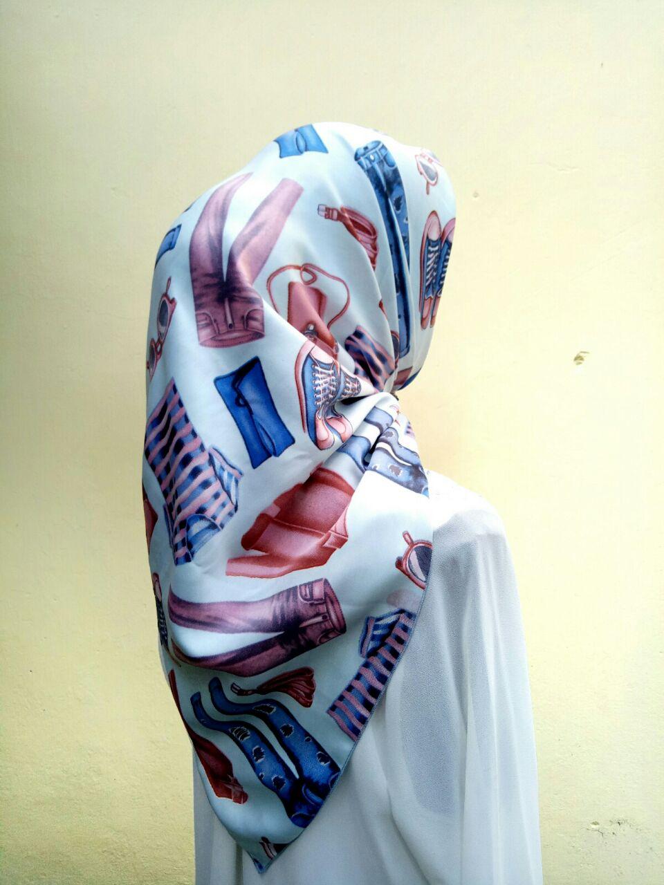 Ornella Clothy SQ Jilbab Segi Empat Motif Abstrak Kerudung Segi Tiga Exclusif Kualitas Butik by Nggemesin Hijab