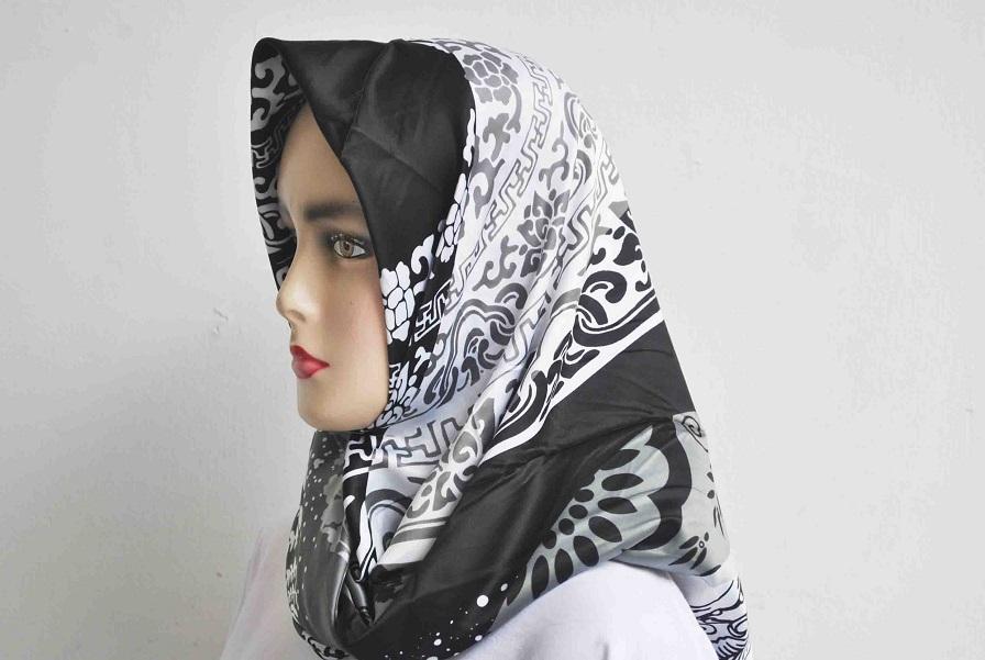 Kerudung Segi Empat - Cotton Japan - Zaskia Black