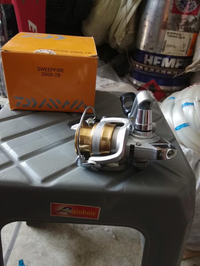 Reel Daiwa Sweepfire 2000 2B - UhVEXc