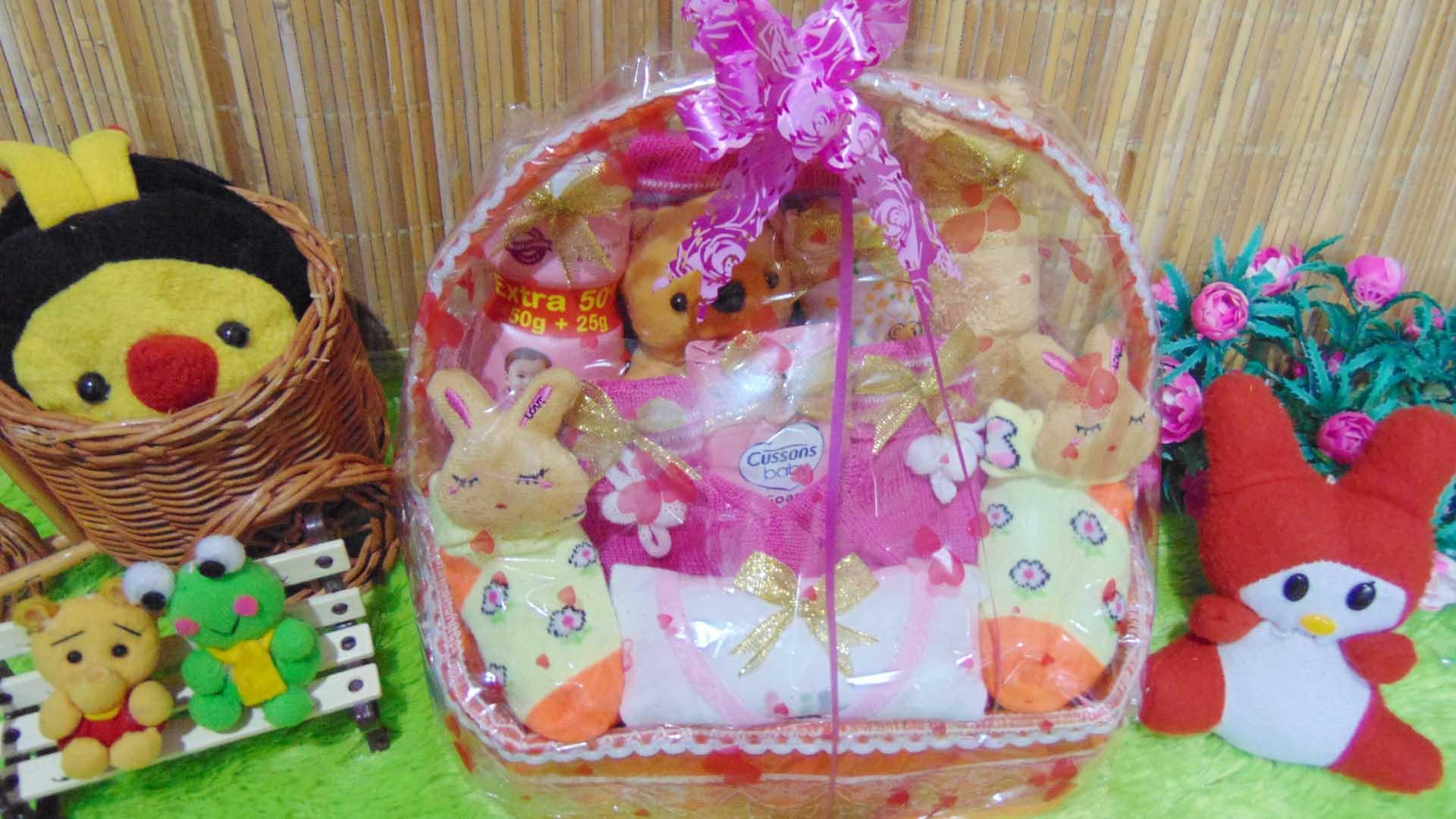 kembarshop - TERLARIS paket kado bayi baby gift – kado lahiran – parcel kado bayi – parsel bayi laki-laki – keranjang lilit GIRL pink merah istimewa komplit
