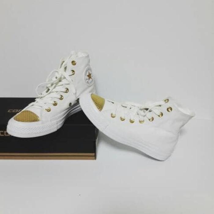 Original Converse All Star Chuck Taylor Hi Tops Sneakers