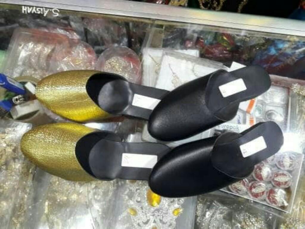Sepatu selop anak perlengkapan baju adat