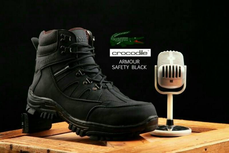 SEPATU BOOT PRIA CROCODILE ARMOUR SAFETY Sepatu Boots Tracking / Safety Pria , Sepatu Gunung / Hiking Pria Modern - AZCOST TR 004 SAFTY - Coklat / Coklat Tua / Sepatu boots safety armor pria crocodile Hiking Touring proyek kerja lapangan ujung besi kulit