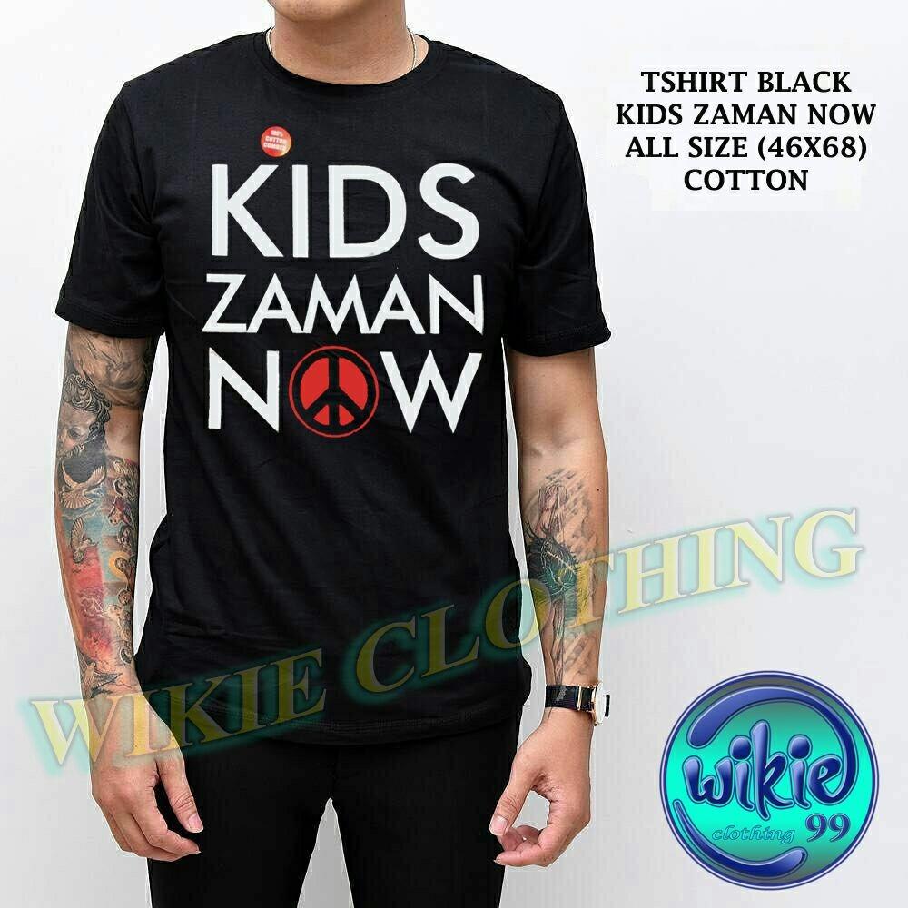Kaos Fashion Distro 100% Soft Cotton Combed T-Shirt Gambar Banana Kekinian Sablon Plastisol Atasan Pria Wanita Katun combet kombed kombet Lembut Tidak Panas Adem Simple Keren Casual Sport Halus Baju Cowo Cewe Pakaian Distro –