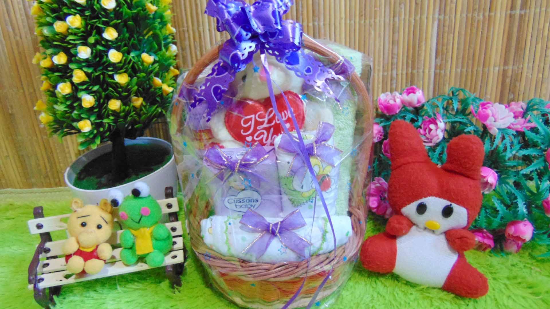 kembarshop - TERLARIS paket kado bayi hemat parcel keranjang tangkai mini ungu baby gift hampers hadiah ibu melahirkan