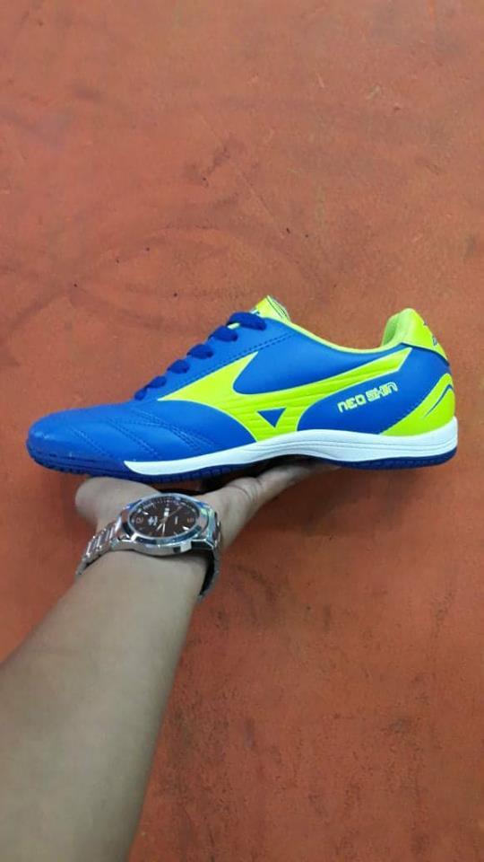 SEPATU FUTTSAL TERBARU MIZUNO RINGAN NYAMAN DI PAKAI