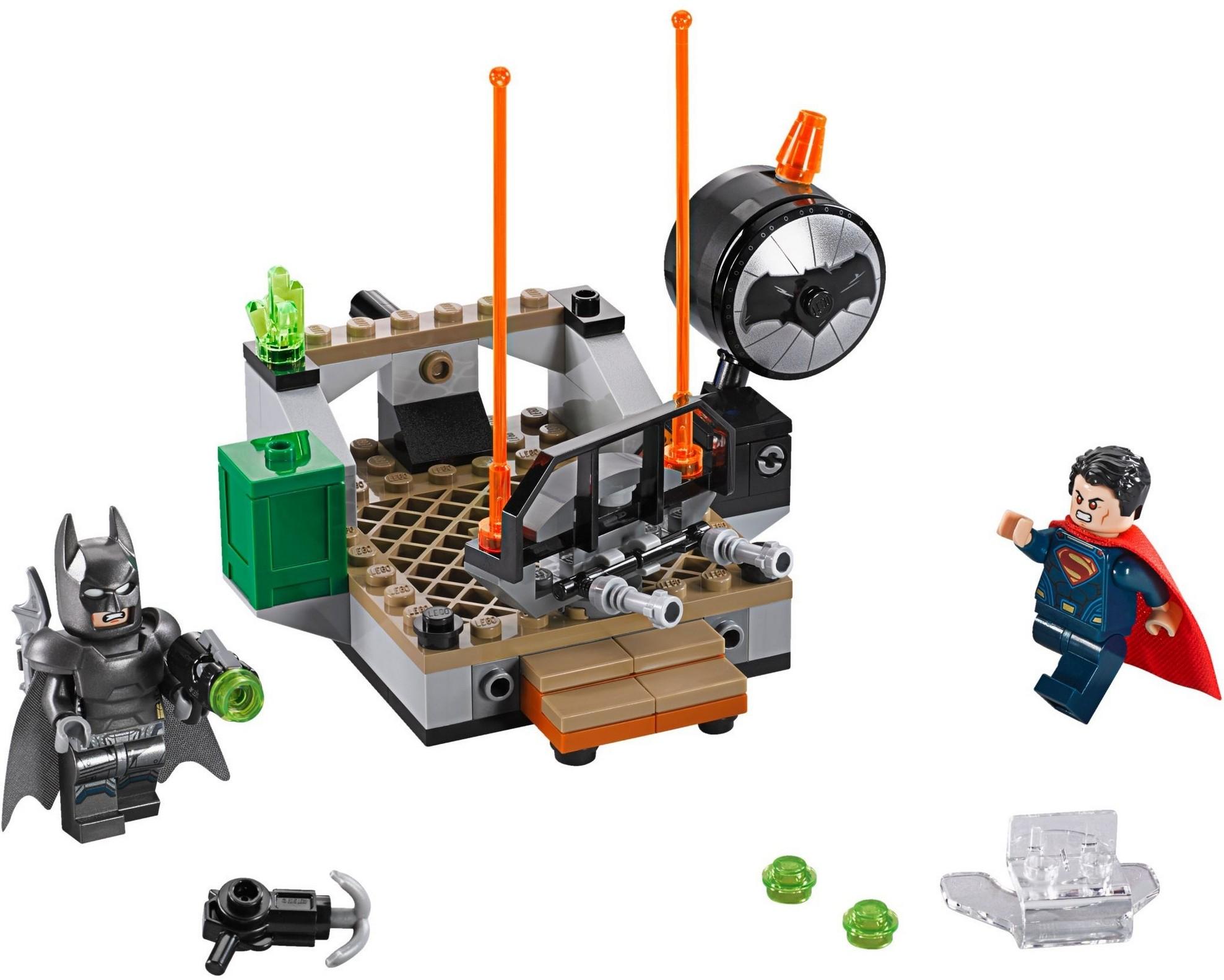 LEGO DC Superheroes 76044 Clash Of The Heroes Januari 2019 - 2 LEGO DC Superheroes 76044 Clash of the Heroes - 2