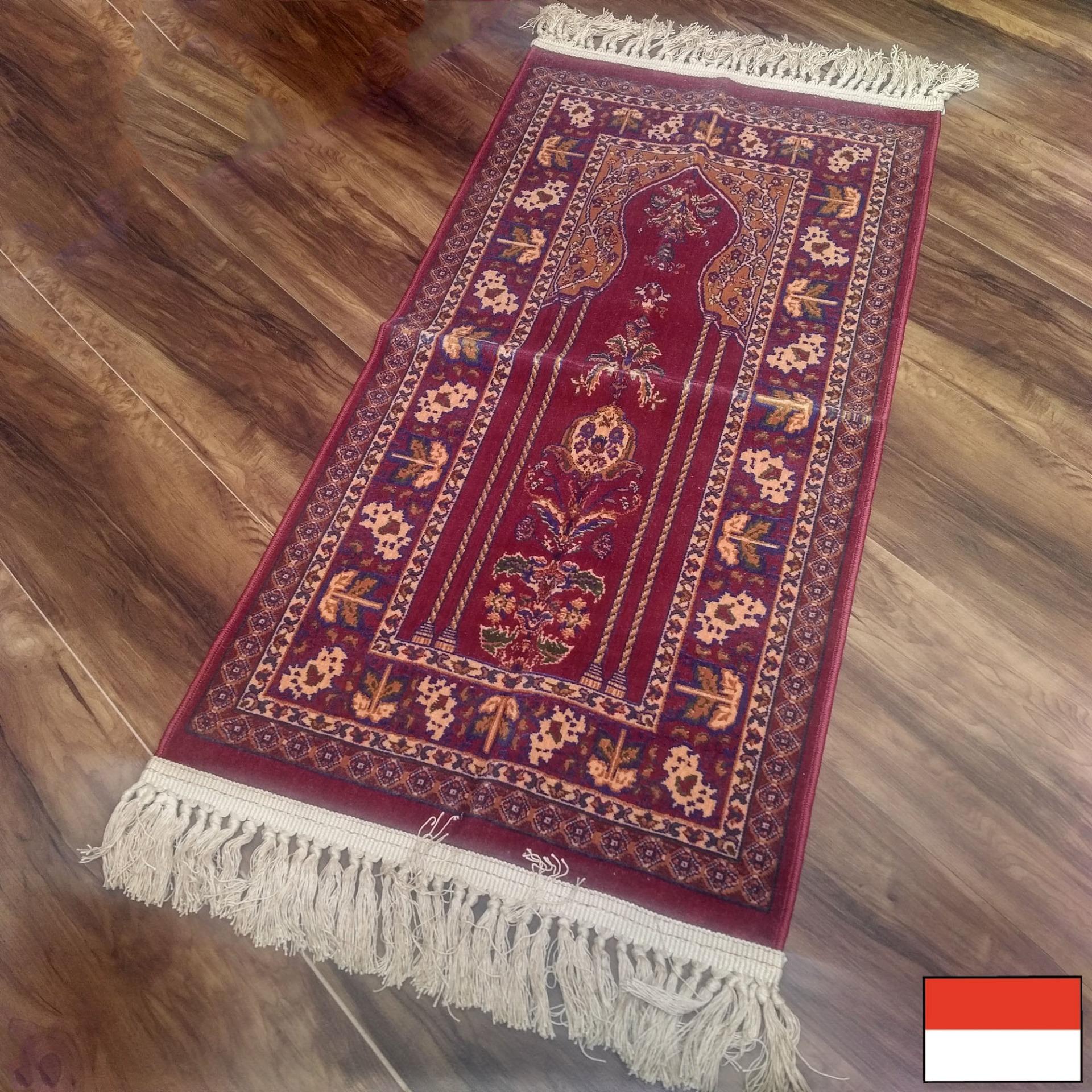 Mada - Sajadah Saudi Arabia Midi Soft Polypropylene Kuncir Emas 52 cm x 103 cm - Merah - NMs