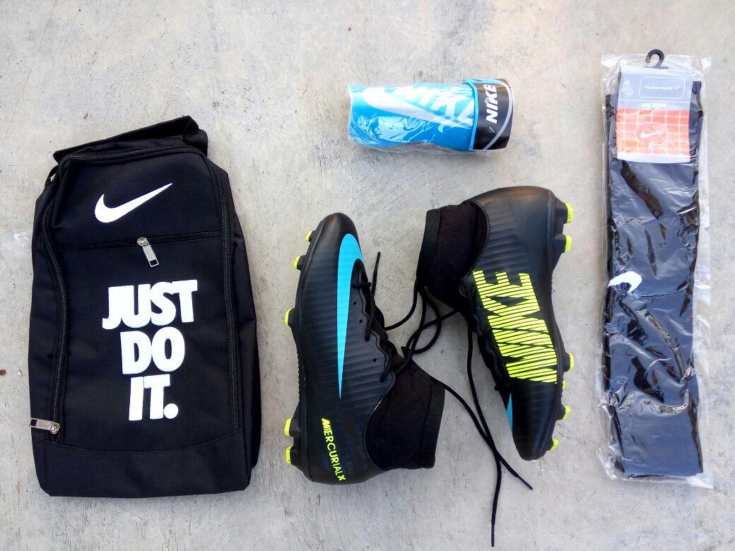 Sepatu Bola Keren Terbaru Paket Lengkap MODEL BOOT HITAM