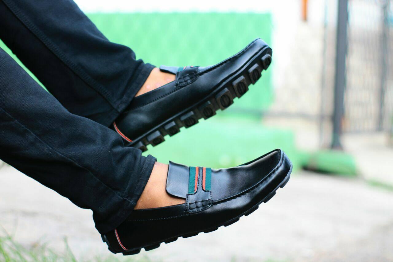 Sepatu casual pria guci slip on slop formal pantofel loafers semi kulit kantor lokal
