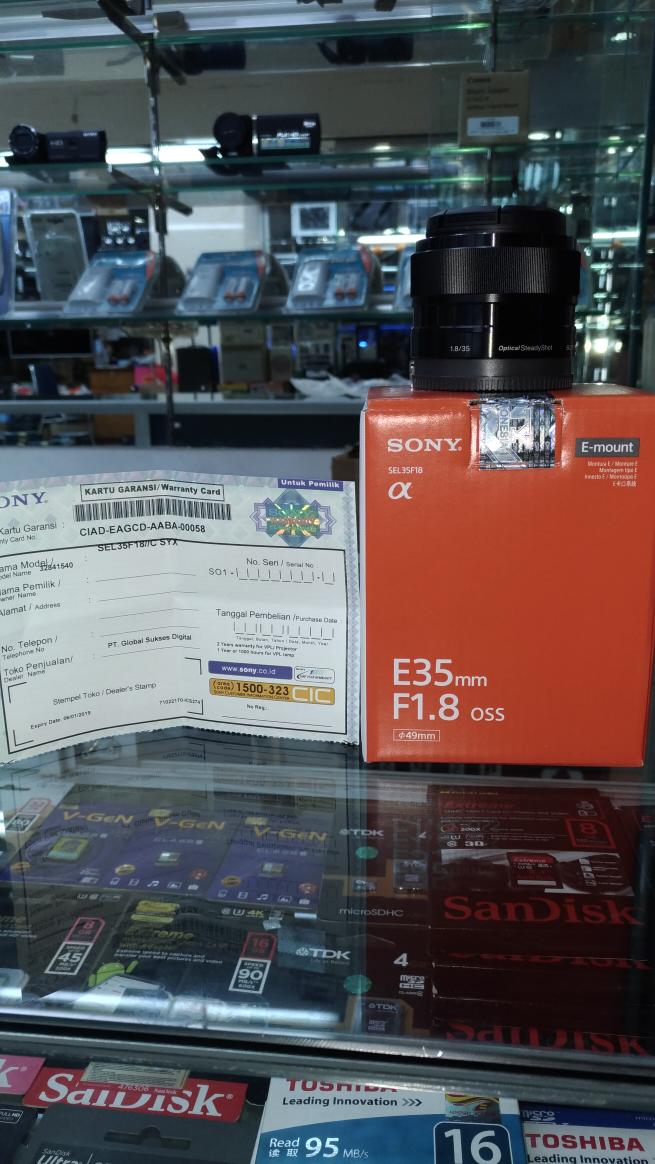 lensa sony E mount 35mm F 1.8 oss resmi