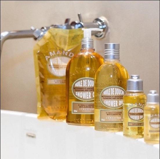 PROMO TERBATAS!!! Loccitane Almond Shower Oil : . Refill 500ml : 500rb (CP 540) Terbaik Murah Ori