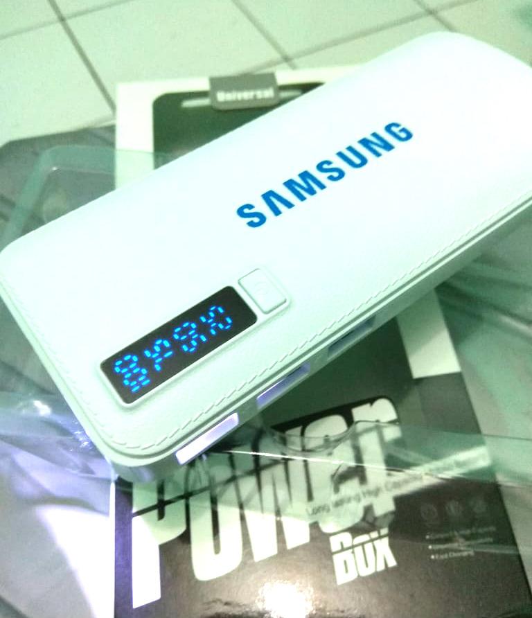 UNIVERSAL Power Box Senter Led SAMSUNG 168000 Mah (3 PORT USB) - WHITE