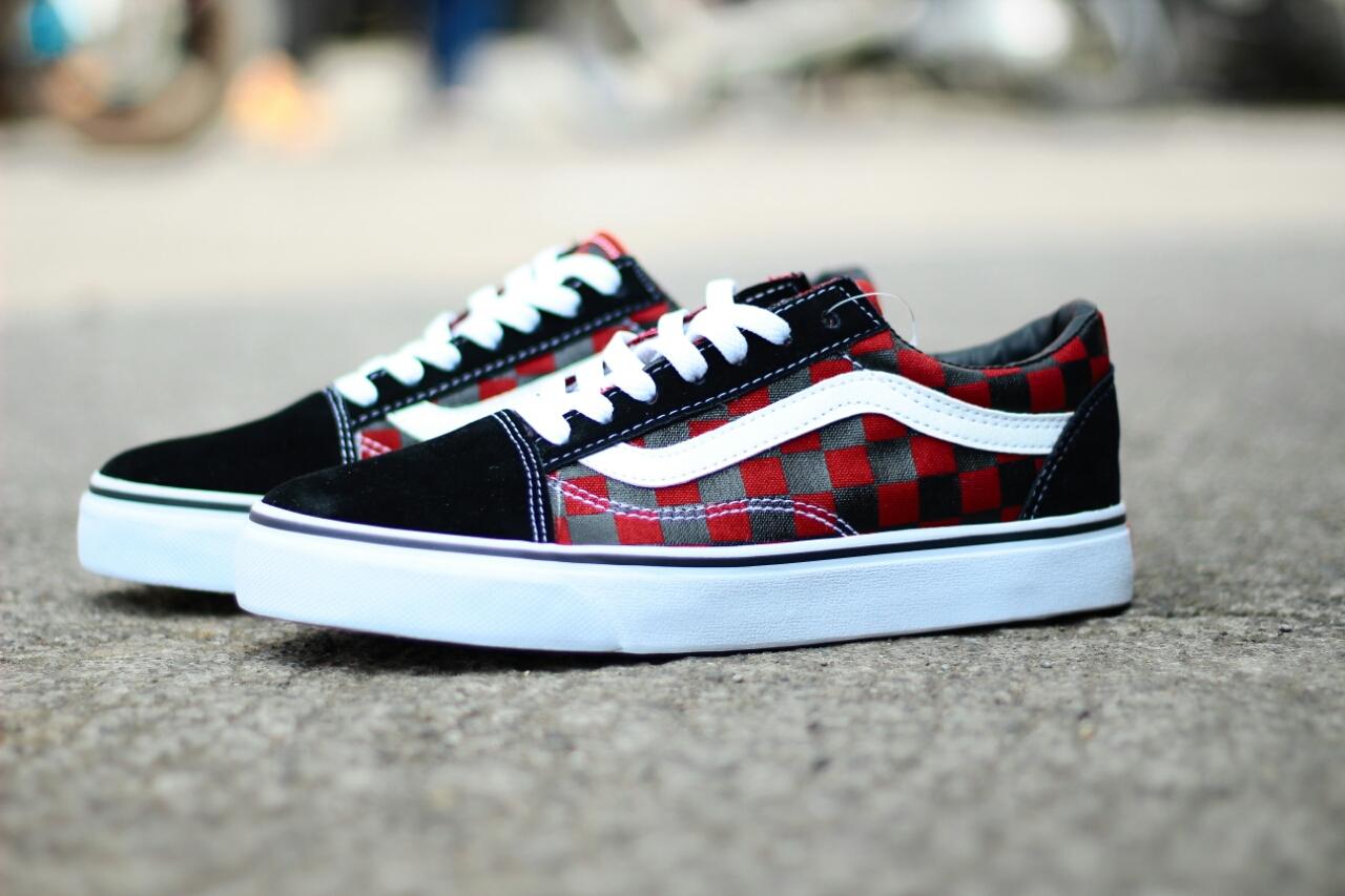 Sepatu Sneakers Casual Vans CheckerBoard OldSkool Pria