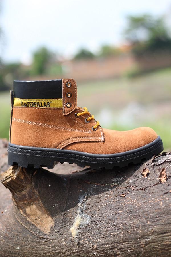 Promo Sepatu Pria Caterpillar High Suede Tan Boots Safety Kerja Proyek Shoes Fashion