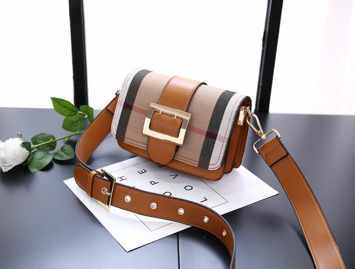 Tas Wanita Branded Import SELEMPANG BURBERRY F2263 MURAH