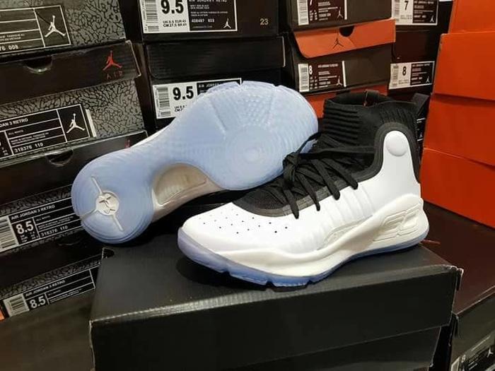 Sepatu Basket UA Curry 4 White Black