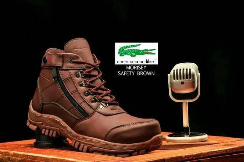 sepatu boots pria cocok untuk kerja lapangan safety shoes ujung besi sepatu touring pria sepatu boots kulit Sepatu boots safety pria crocodile morisey proyek kerja lapangan ujung besi kulit import murah ukuran 38 39 40 41 42 43 44