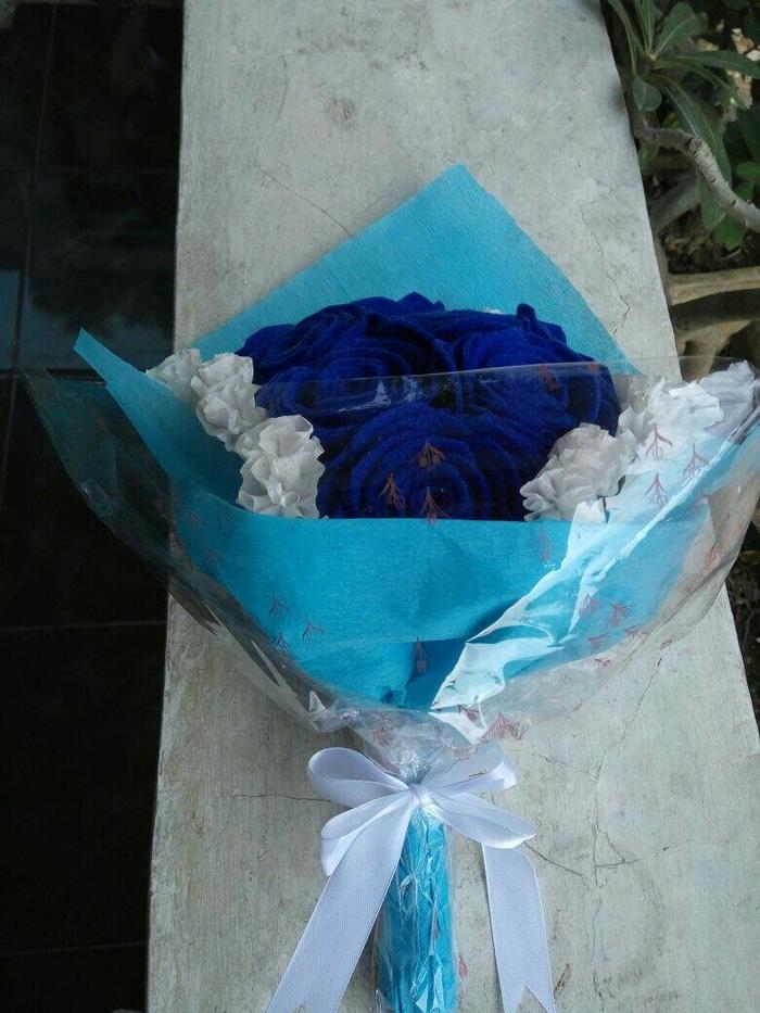 Roses Bouquet / Buket Bunga Mawar Biru Dongker dari Kain Flanel