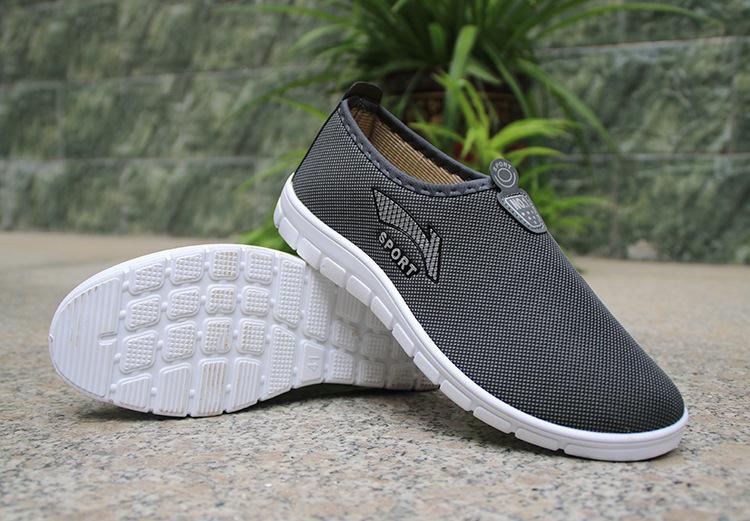 Sepatu Sporty Pria