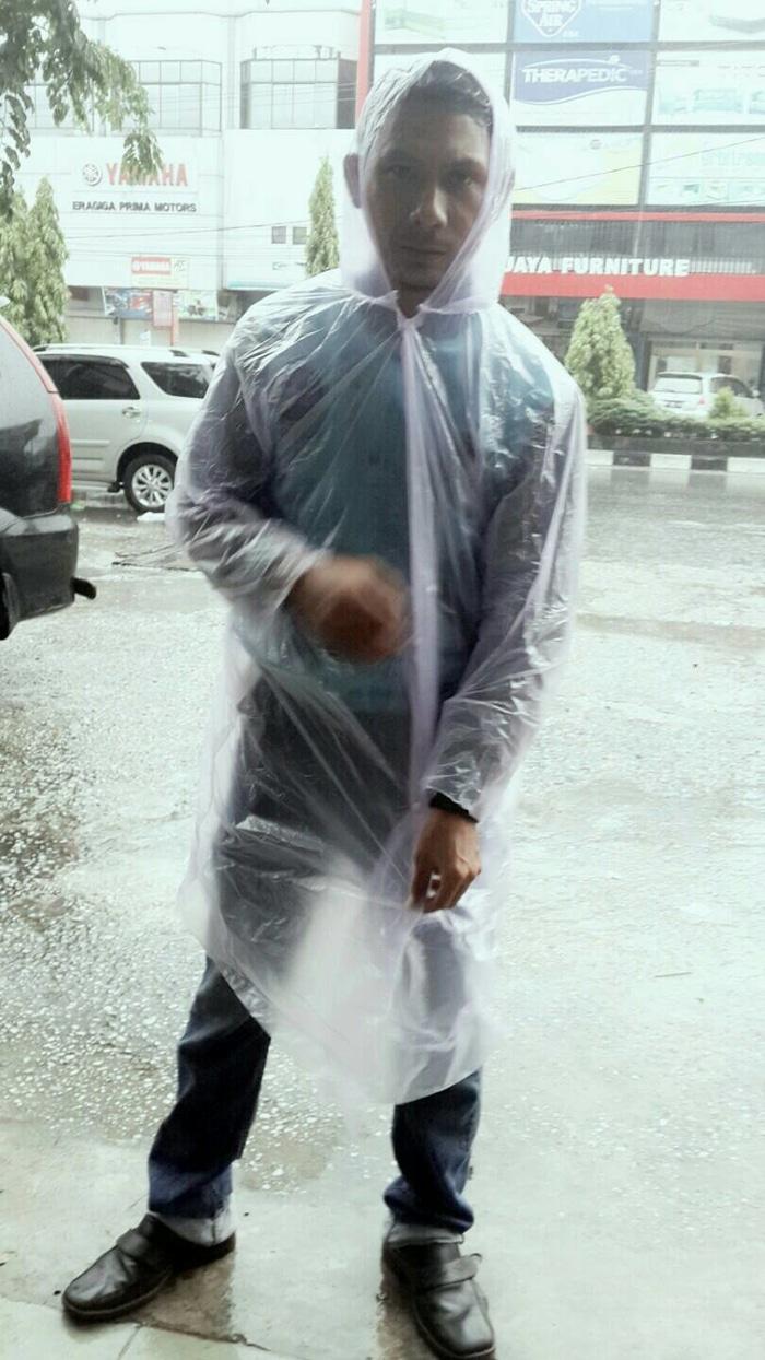 jas hujan plastik bagus punya