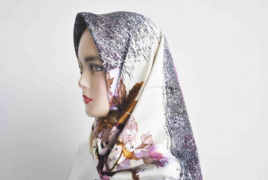 Kerudung Segi Empat - Cotton Japan - Zaskia Black