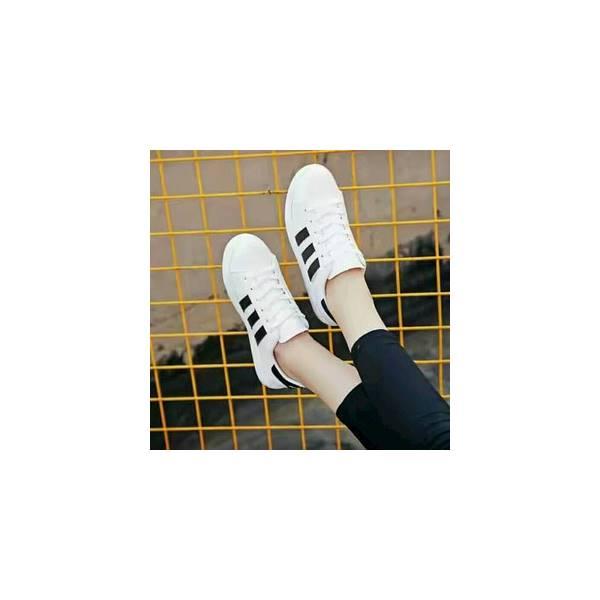 Sepatu Kets Sneaker ADIDAS Cewek Wanita Jogging Running Casual Modis Santai Murah Berkualitas - Warna Putih List Hitam