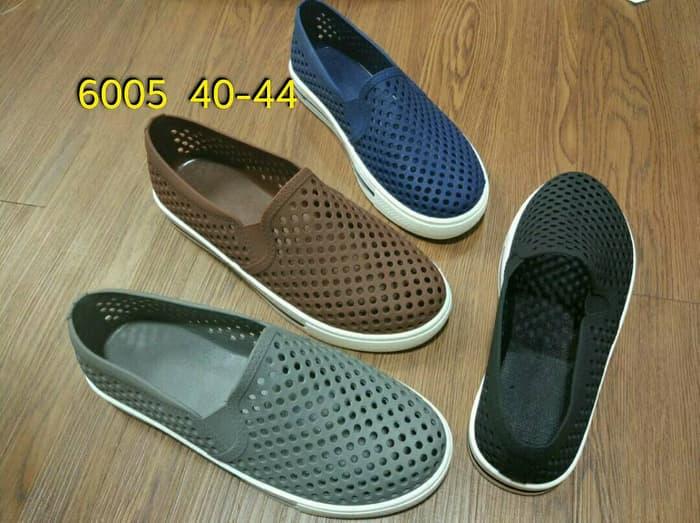 Sepatu wanita sneakers/Sepatu wanita flat/Sepatu wanita wedges/Sepatu wanita heels/Sepatu wanita murah/Sepatu wanita kickers/Sepatu wanita import jelly shoes sepatu pria luofu karet import slip on 6005 40-44
