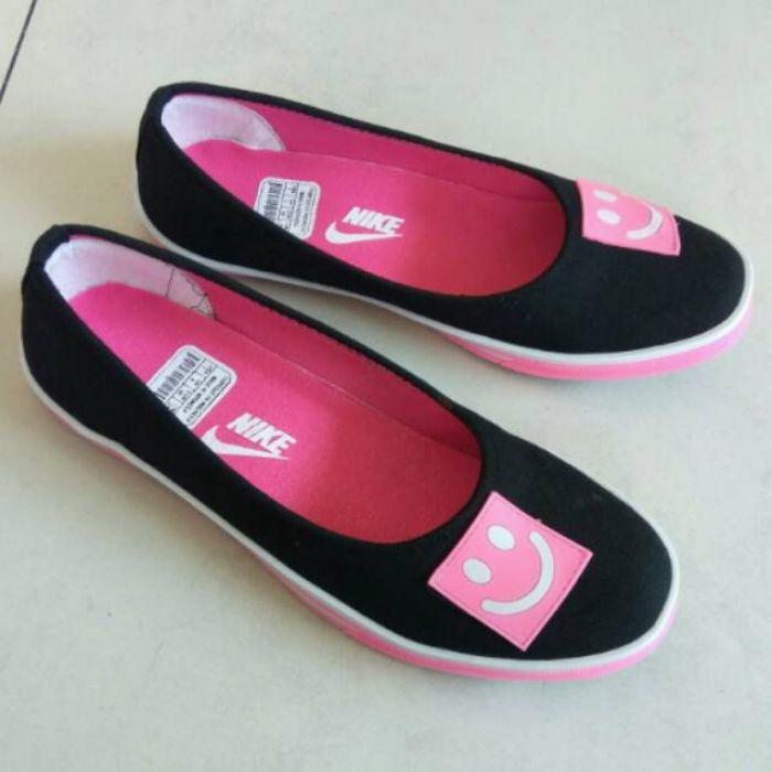 Sepatu Sneakers Wanita Slip On Hitam Pink | Grosir Spatu Kets Cewek Murah Casual dan Olah raga