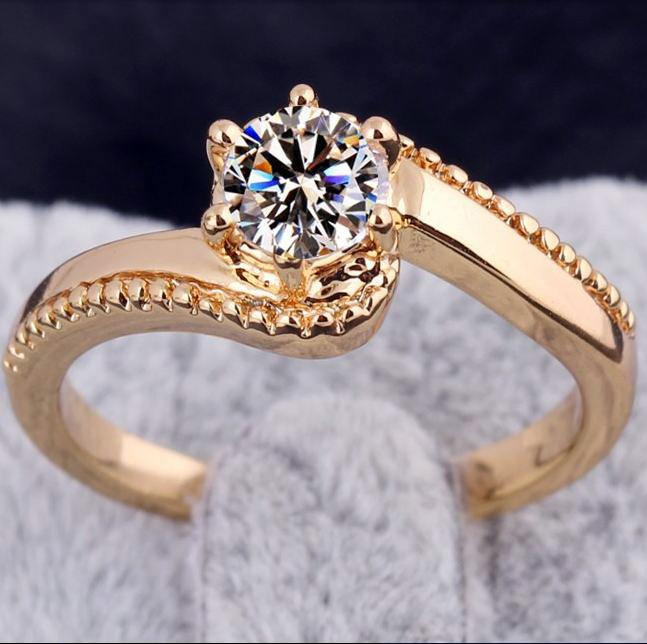 Flamboyant Crystal Ring (Cincin Lapis Emas 18K / Platinum)