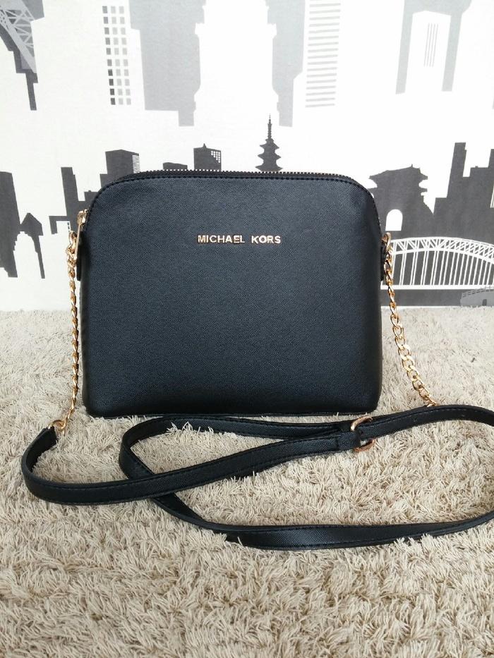 Tas Tas Selempang Branded Wanita Cantik Berkelas Michael Kors MK Cindy Black