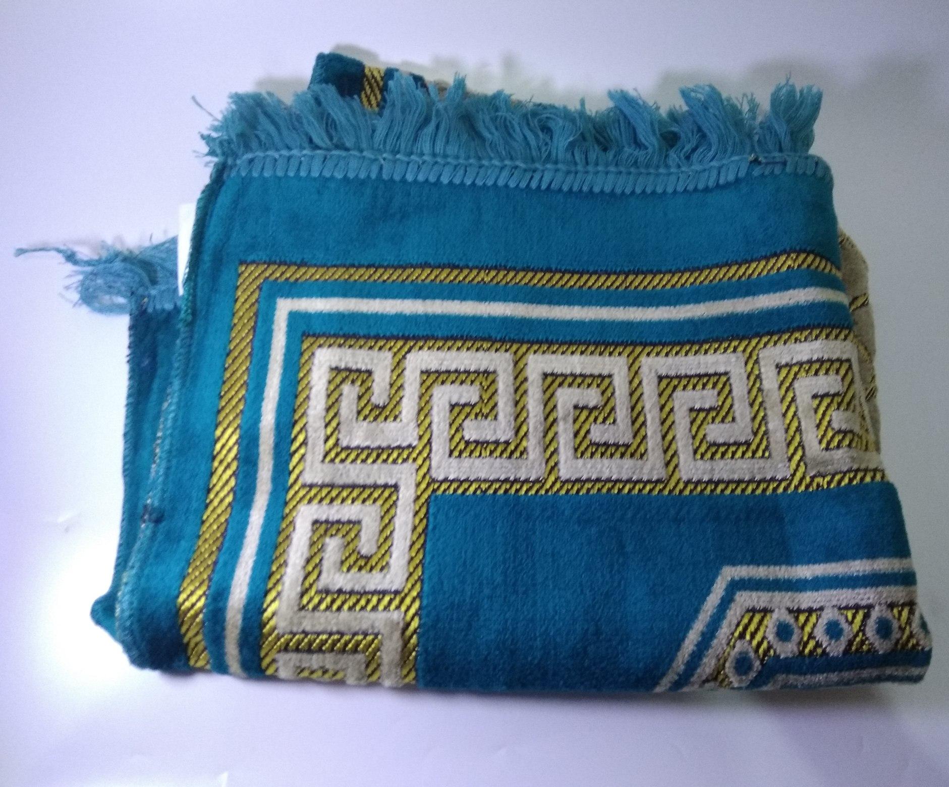 Sajadah Turki Merk Yasin Tebal uk.110 x 68 Warna Random