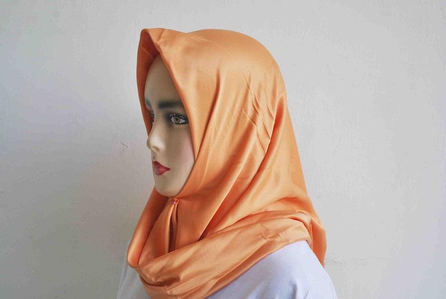 Kerudung Segi Empat - Cotton Japan - Zaskia Black