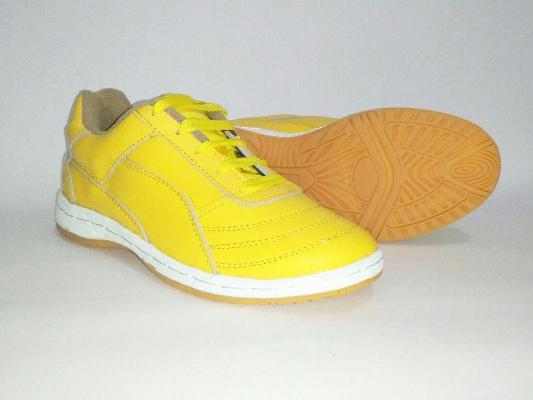 SEPATU FUTSAL KULIT WARNA KUNING POLOS