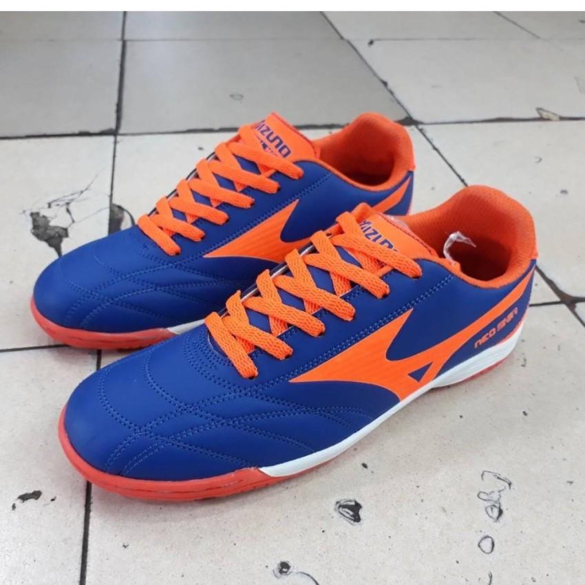 SEPATU FUTTSAL TERBARU MIZUNO RINGAN NYAMAN DI PAKAI