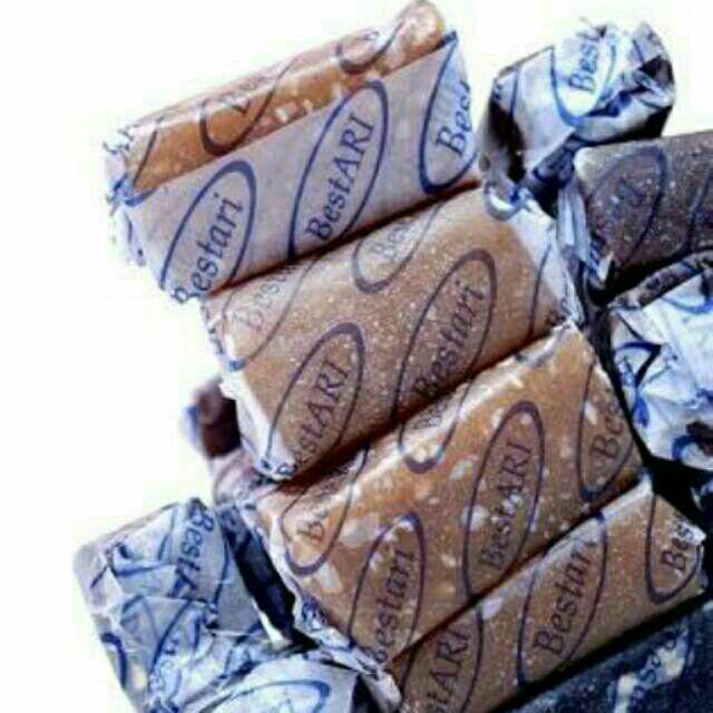 DODOL KETAN , BUAH DAN WARNA WARNI KHAS GARUT