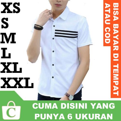 CORATCORETUDIO - Kemeja Pria Lengan Pendek Polos Dada Sablon 3 Garis PUTIH HITAM / 6 Ukuran XS S M L XL XXL / Kecil Kurus Besar Gemuk Gendut Jumbo / Kemeja Putih Pria Lengan Pendek / Kemeja Putih Cowok Lengan Pendek / Kemeja Putih Laki Laki Lengan Pendek
