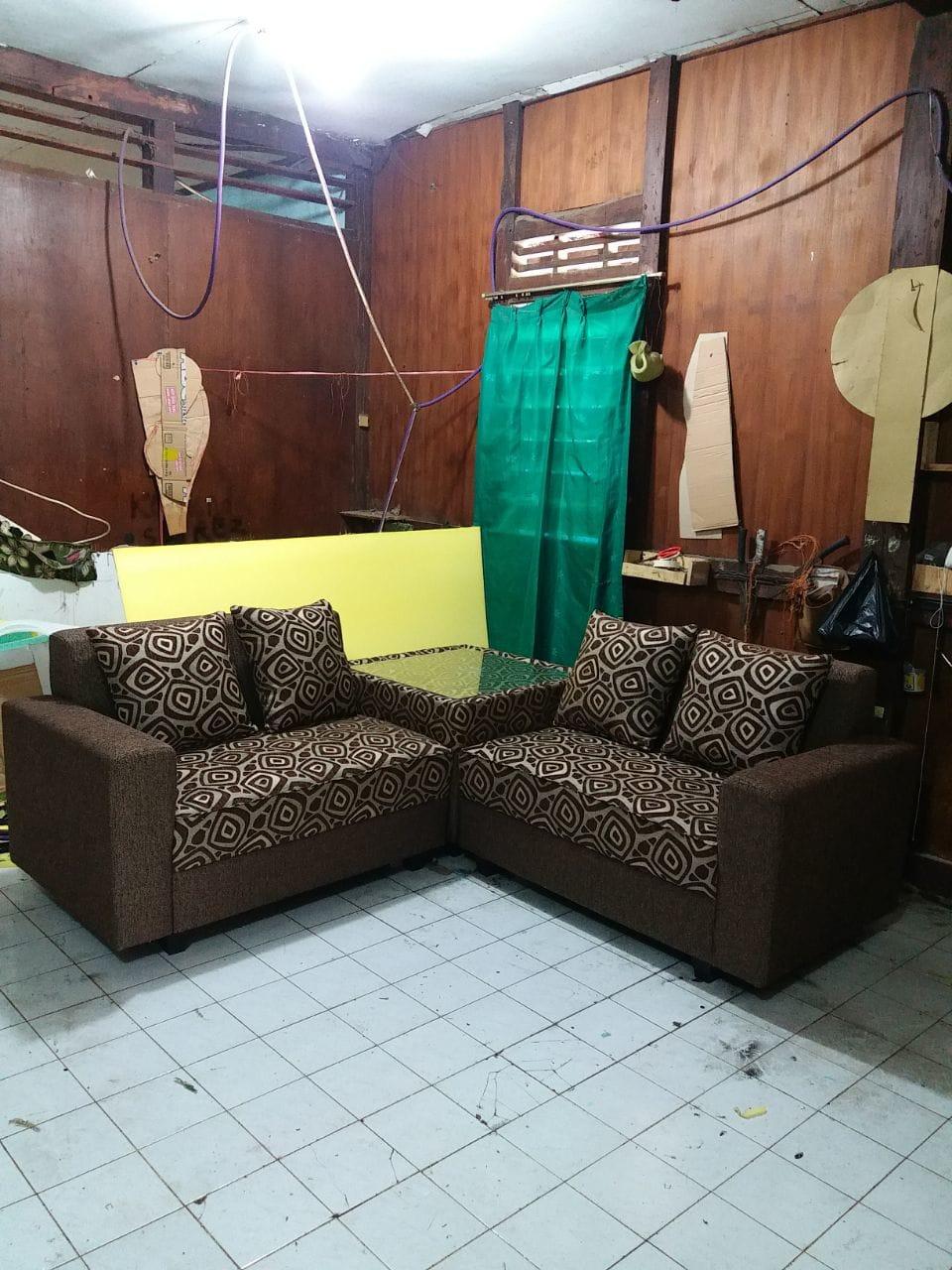 SOFA MINIMALIS MEJA SUDUT