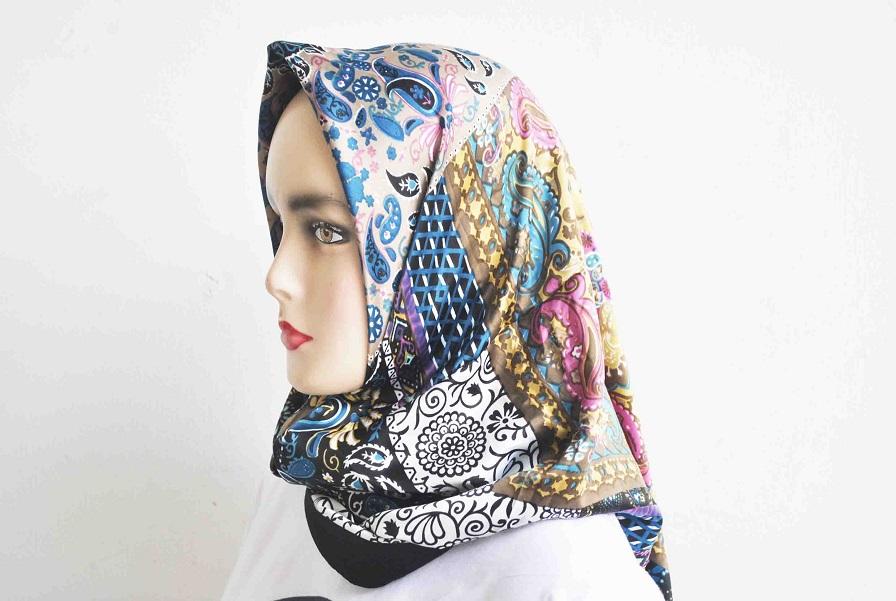 Kerudung Segi Empat - Cotton Japan - Zaskia Black
