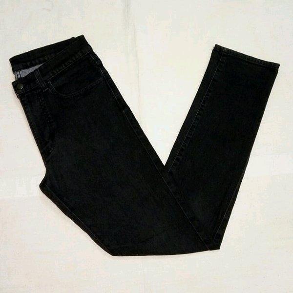 Celana Jeans UNIQLO Hitam Size 30