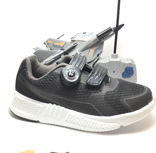 Sepatu sekolah homyped berhadiah Mobil Remor Jet Transformer dan Kaos Kaki