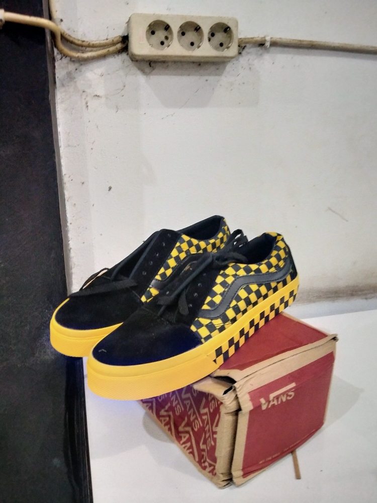 custom checkerboard vans