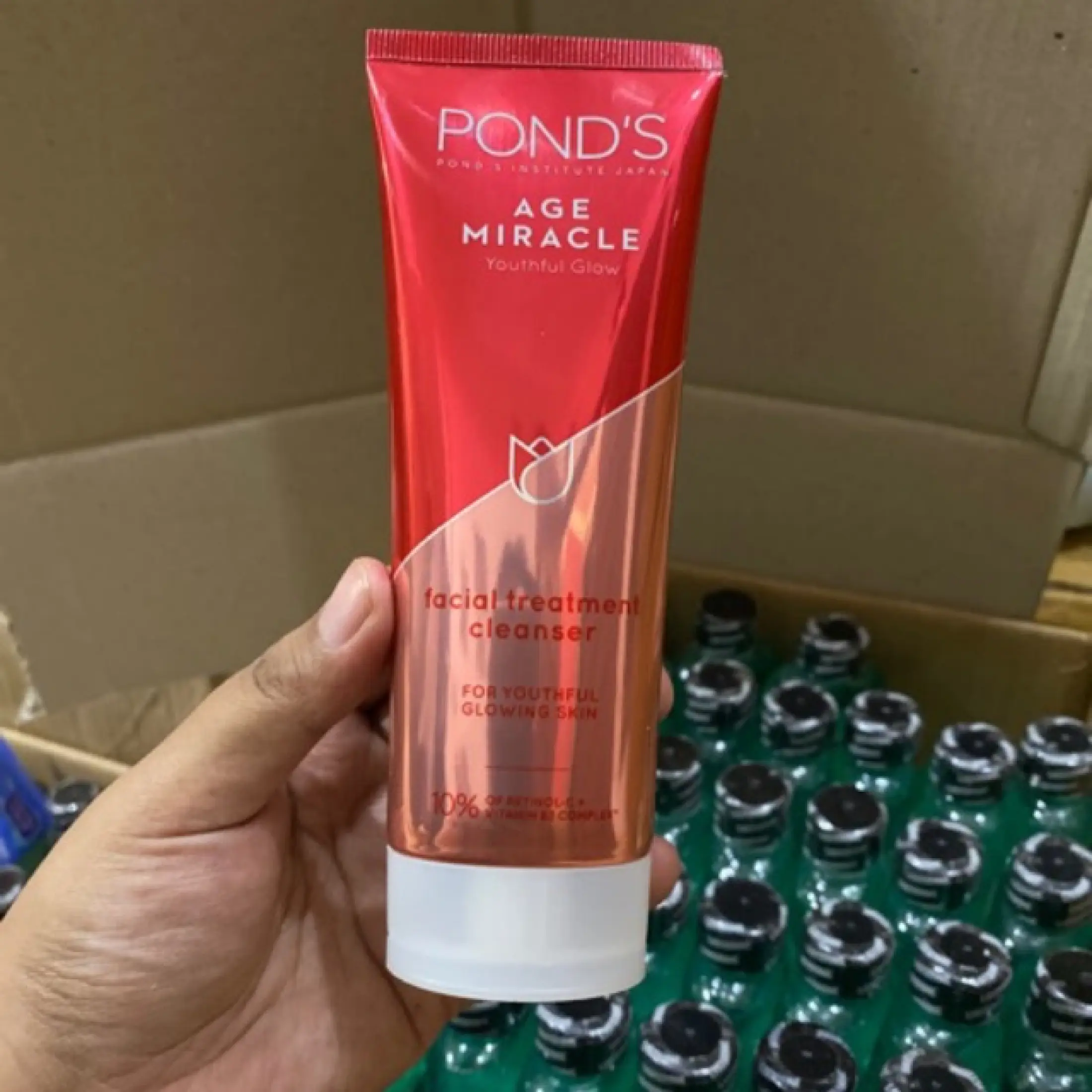 ponds age miracle youthful glow facial treatment cleanser