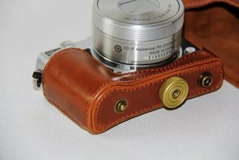 New Fashion Leather Camera Case Bag For Nikon 1 J5, 1J5 10-30mmlens Brown Color High Quality PU Leather Case With Strap April 2018 - 5 New Fashion Leather Camera case Bag for Nikon 1 J5, 1J5 10-30mmlens Brown color High Quality PU Leather case With Strap - 5