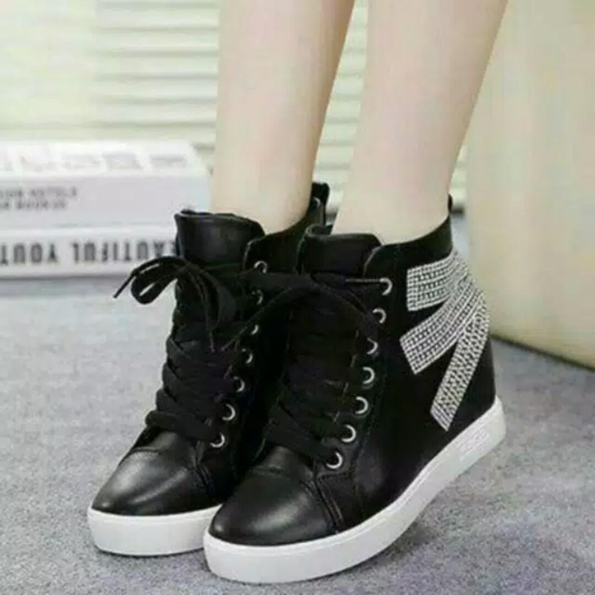 IRNISHOP Sepatu Wanita Boots Pasir Hitam